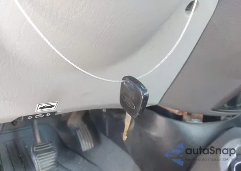 2005 Ford Focus Zx4 из США, поврежденный, VIN 1FAFP34N85W192677